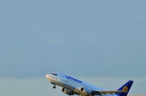 Lufthansa, Warszawa – Frankfurt – Warszawa, Boeing 737 klasa biznes Lufthansa, Warszawa – Frankfurt – Warszawa, Boeing 737 klasa biznes