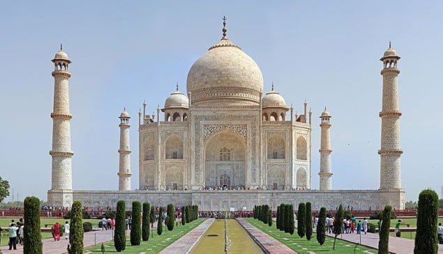 Taj Mahal. Fot. Wikimedia/Muhammad Mahdi Karim, LIC GNU1.2