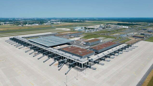 Luftbild des Flughafens BER "Willy Brandt" am 9.7.2013
